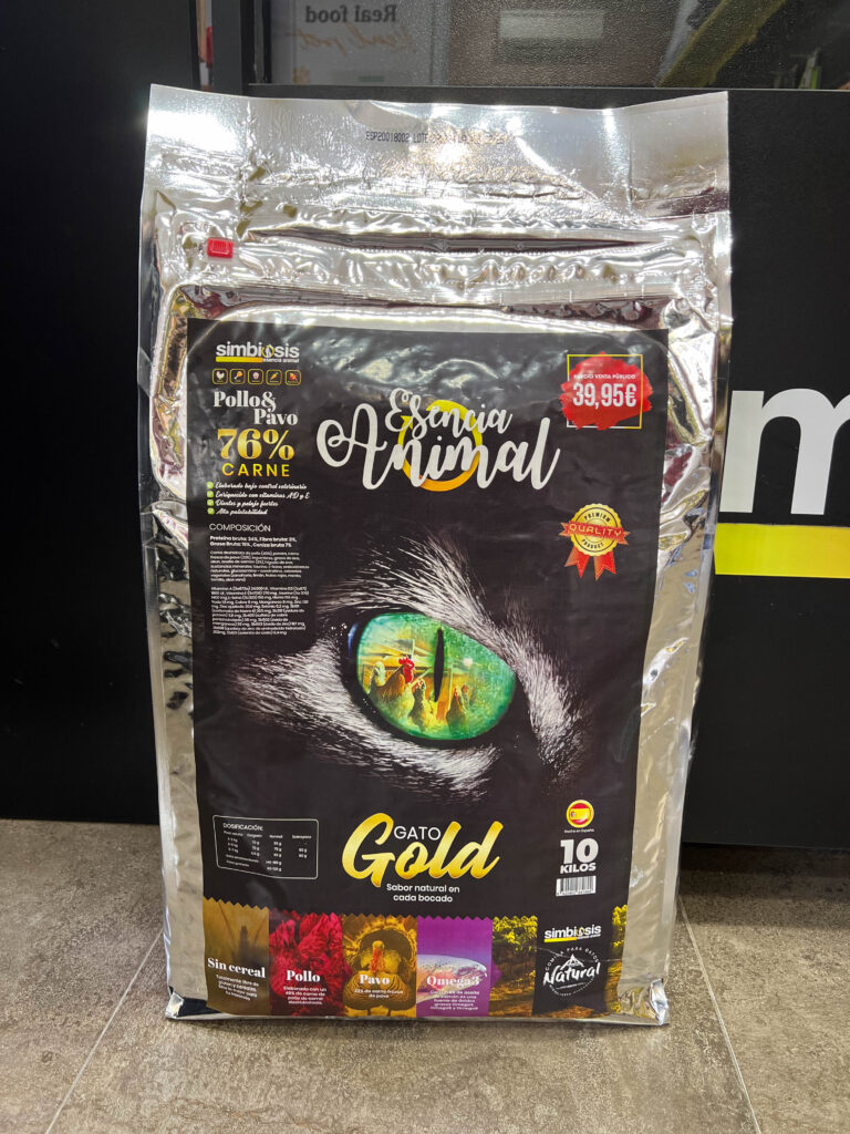 esencia-animal-gato-pavo-pollo